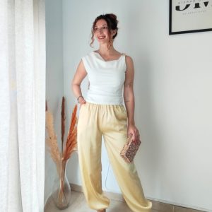 Pantalón raso dorado